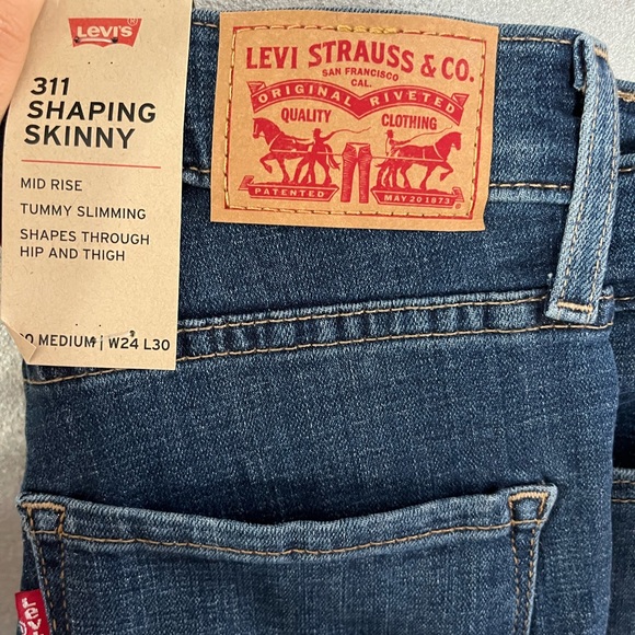 Levi’s Jeans - Picture 2 of 6